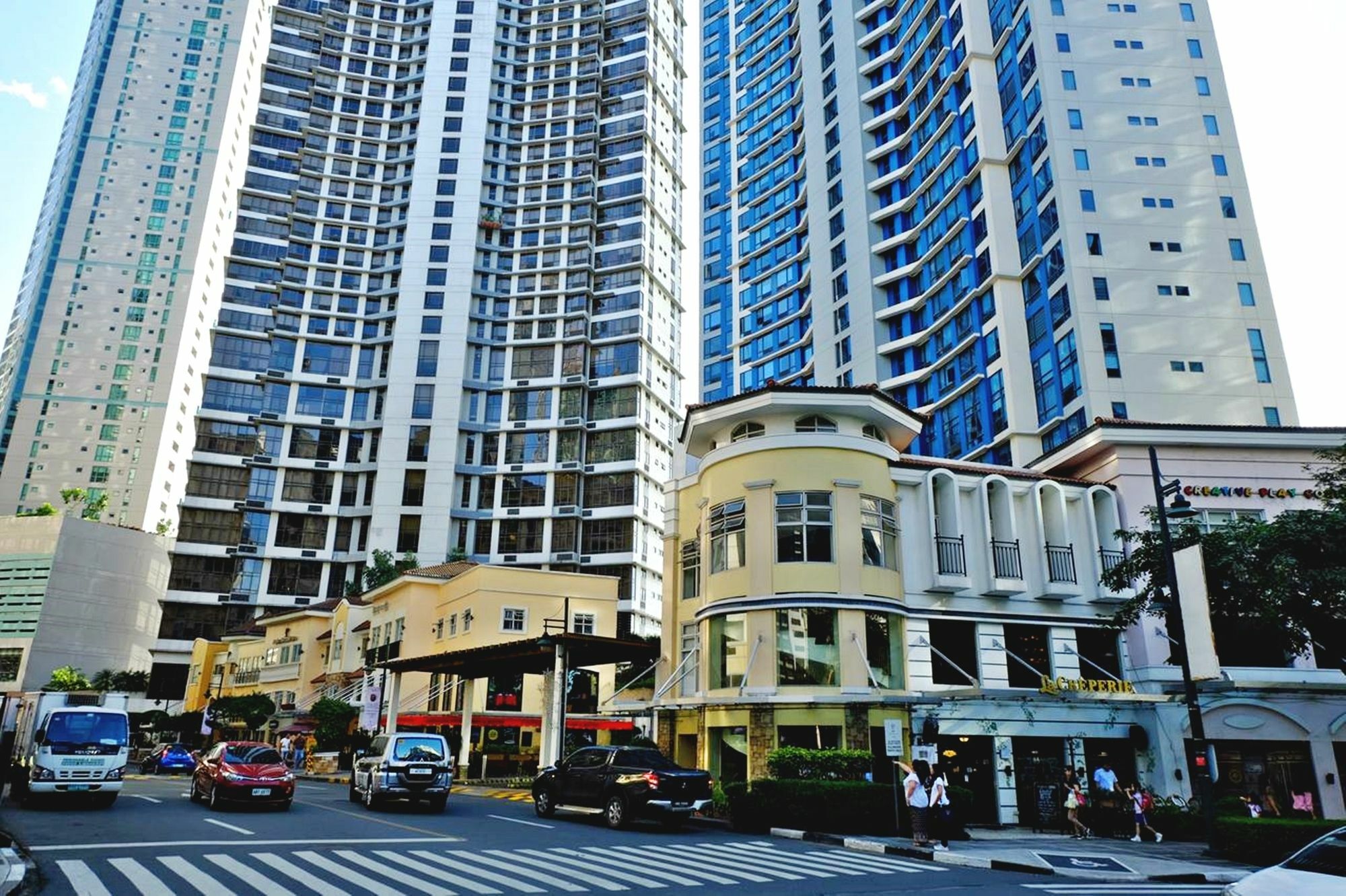Bellagio Towers By Stays Ph Makati City ภายนอก รูปภาพ